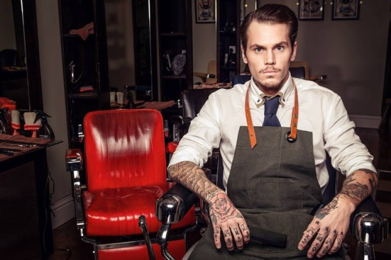 Main image for Barnsley barber wins top award