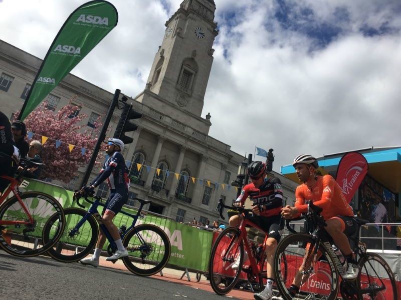 Main image for Barnsley turns out for the Tour de Yorkshire