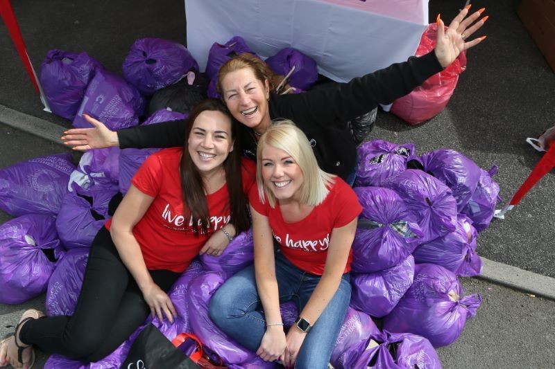 Main image for Slimmers clear out wardrobes for charity