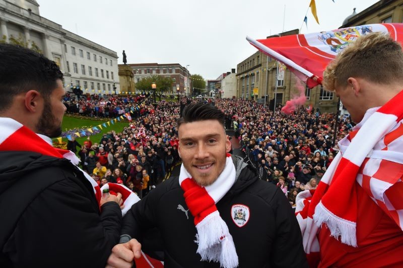 Main image for Oakwell stars paint town red