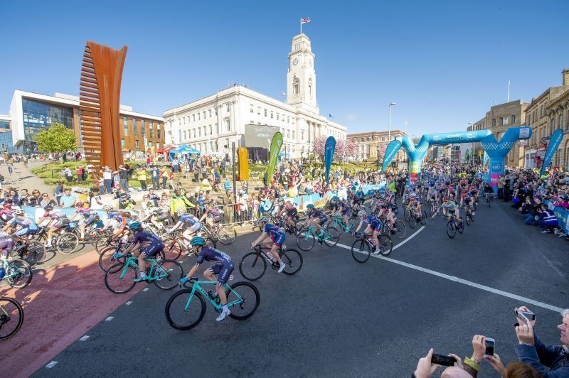 Main image for Plenty of entertainment as the big race rolls into town