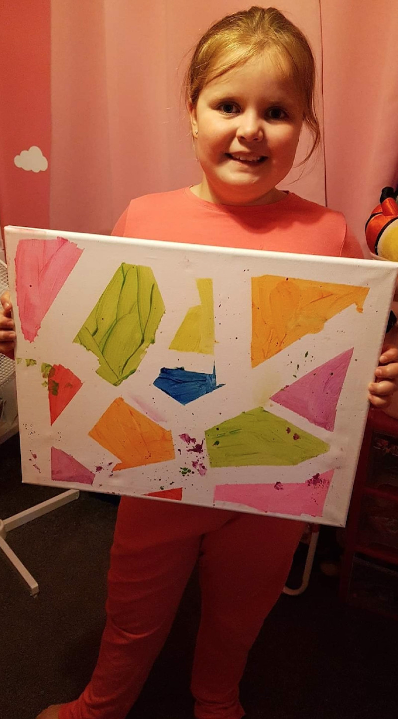 Main image for Young artist raising cash for NHS