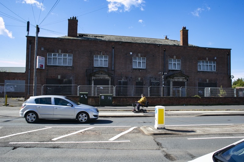 Main image for ‘Eyesore’ pub’s demolition supported