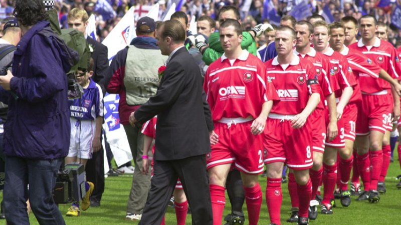 Main image for Injured skipper Eaden still led Barnsley out