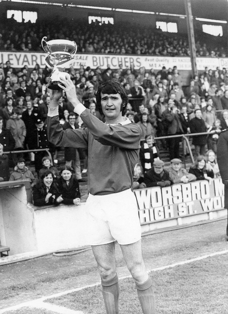 Main image for Barry hopes for 1st Reds Swansea success since 1974
