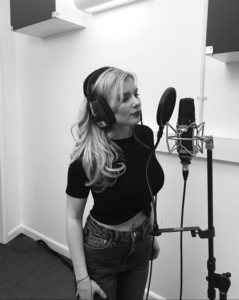 Main image for Country singer Katie’s tribute to beloved grandfather