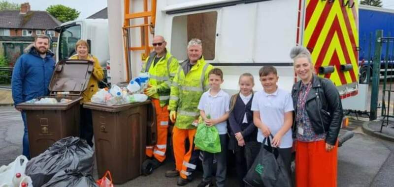 Main image for Schoolchildren clean up local area