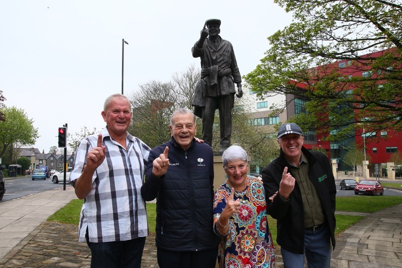 AUSSIE COUPLE STUMPED: Sally and Max Anderson were bowled over when they met Dickie Bird. Picture Shaun Colborn