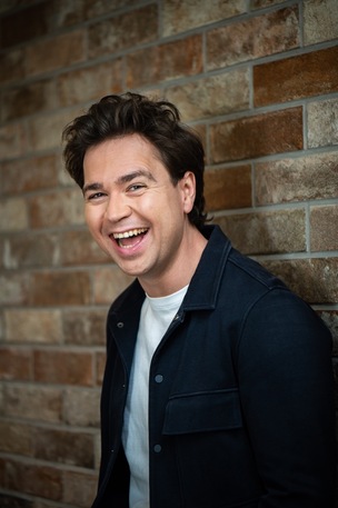 Main image for Sam Nixon to host Young Champions awards