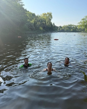 DIP: Stephanie Peacock with representatives from Mental Health Swims.