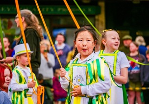 Main image for Crowds flock to annual festival