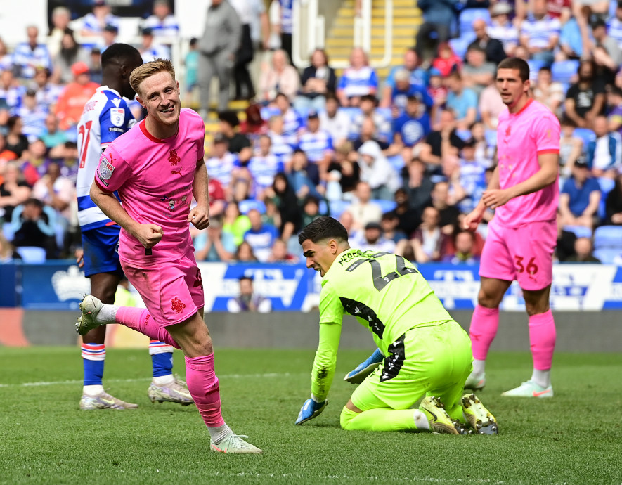 Main image for Reds end with four-goal win at Reading