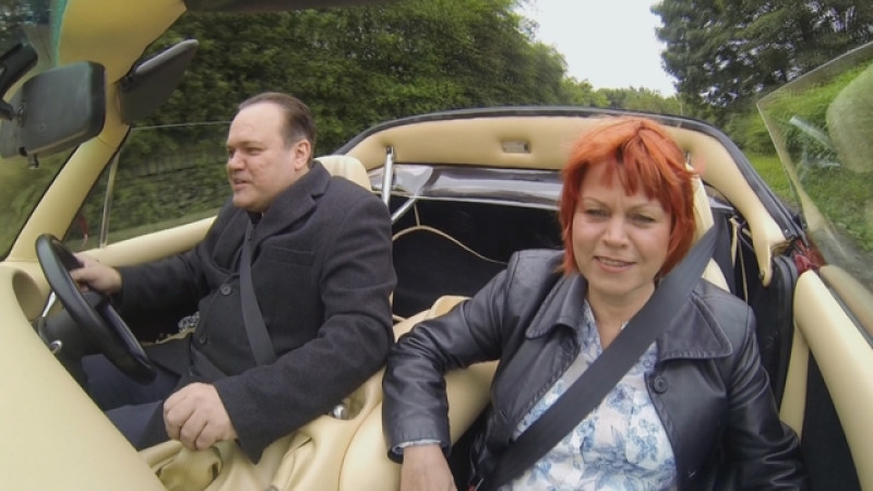 Main image for Soap stars hit the town in antique hunt