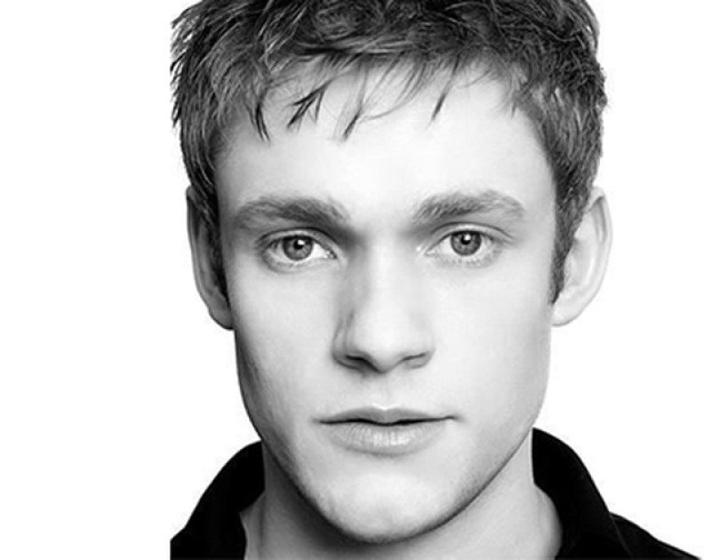 Main image for Downton Abbey star to appear in panto