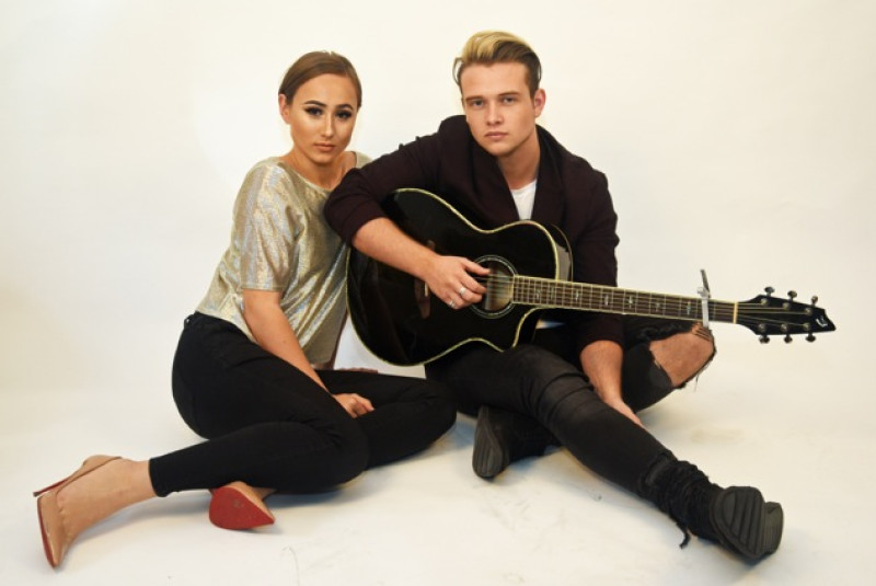 Main image for Singer to perform on Barlow bill