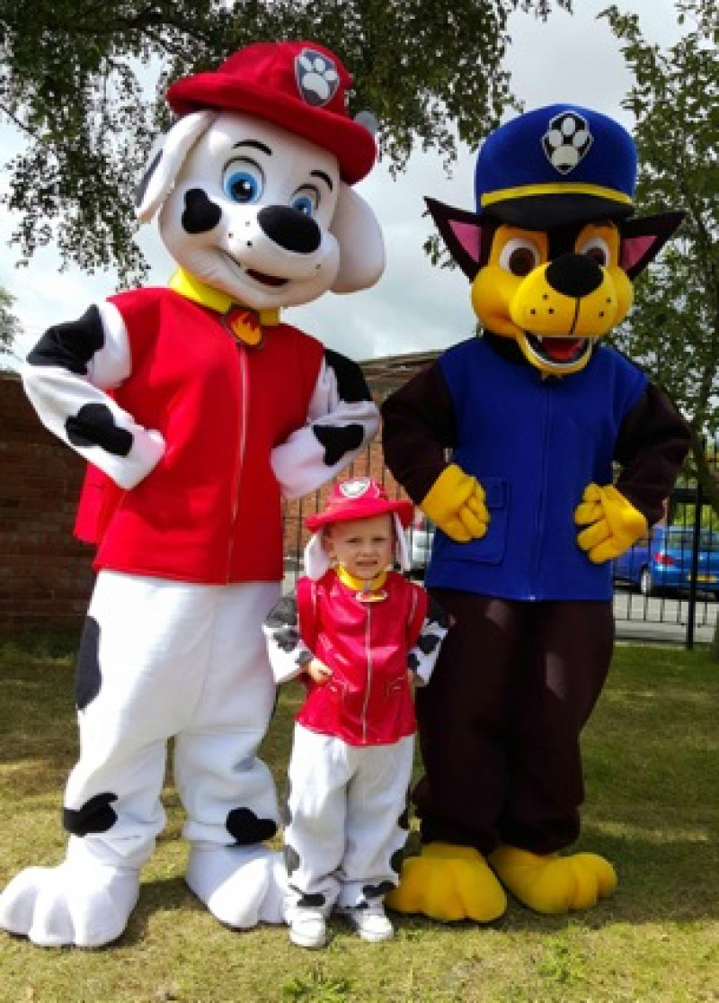 Main image for Alhambra announces details of Christmas lights switch on.