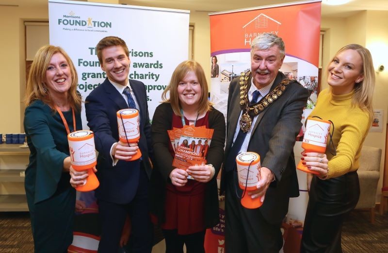 Main image for Star helps boost new hospice campaign