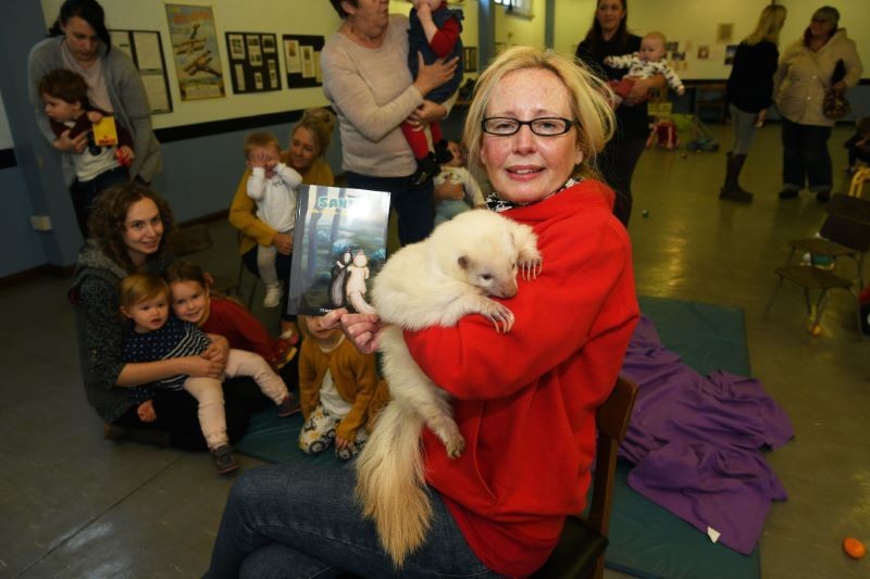 Main image for Sansa the skunk makes surprise visit to play group