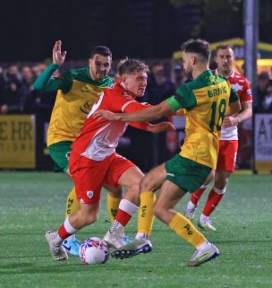 Aiden Marsh in action against Horsham. Picture: AH Pix.