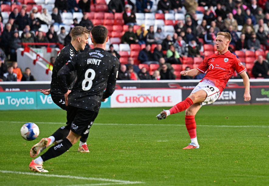 Main image for Roberts scores last minute winner as Reds beat York City