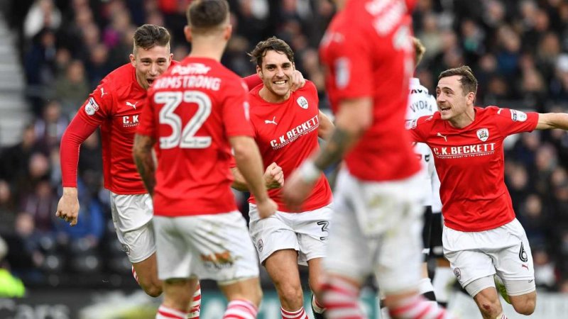 Main image for Matty James returns to Barnsley