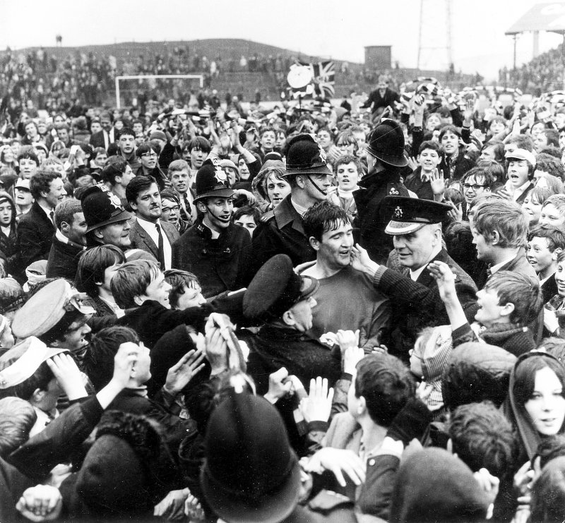 Main image for Extracts for Reds legend Murphy's new book