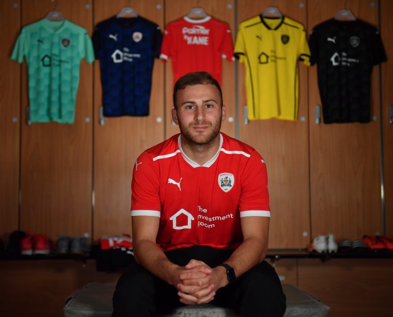 Main image for Kane joins Barnsley