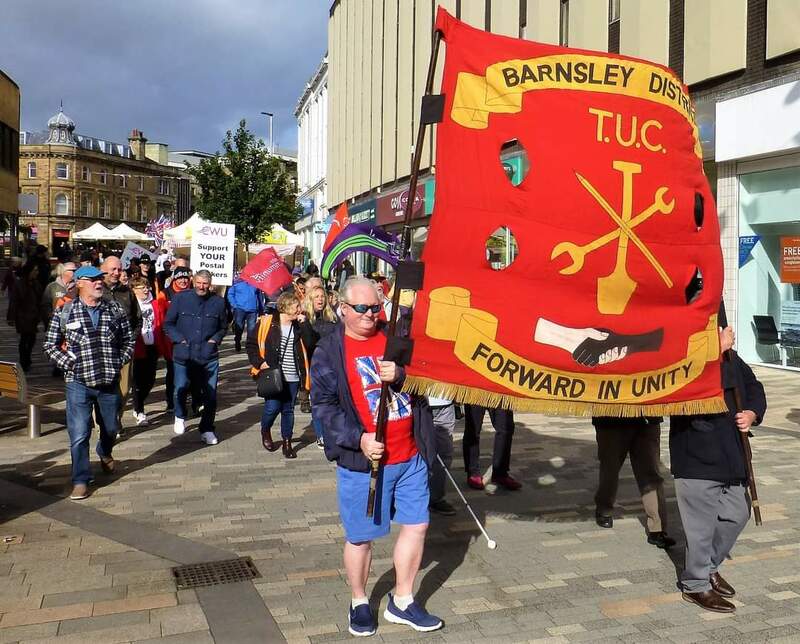Main image for Protest gives support to striking workers