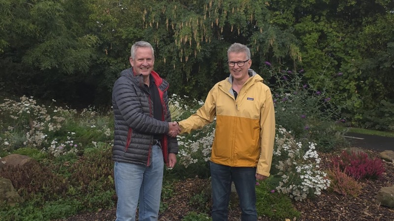 STEPPING DOWN: Coun Steve Hunt with candidate Carl Snowden.