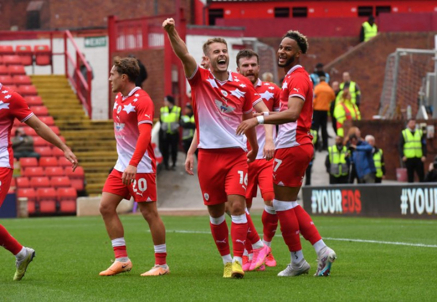 Main image for Loan round up: Andy Dallas continues fine form