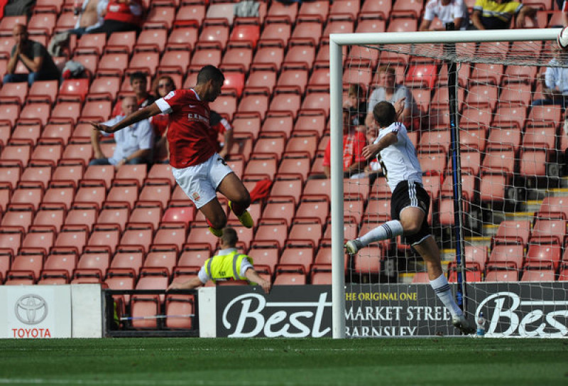 Main image for Ten man Reds hang on for superb victory