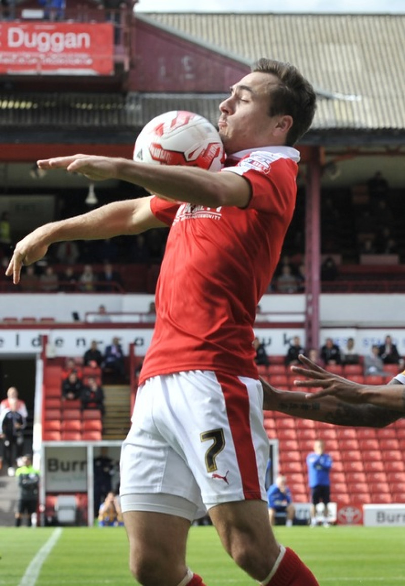 Main image for Scowen calls for Barnsley’s midfield to be more positive
