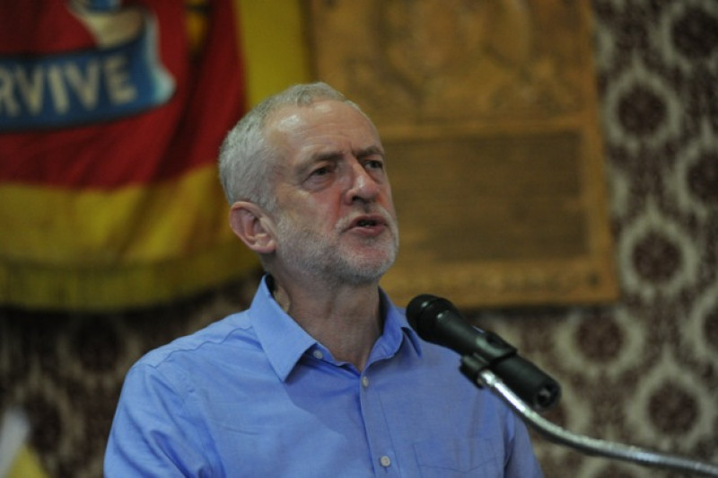 Main image for Around 1,000 turn up to see Corbyn