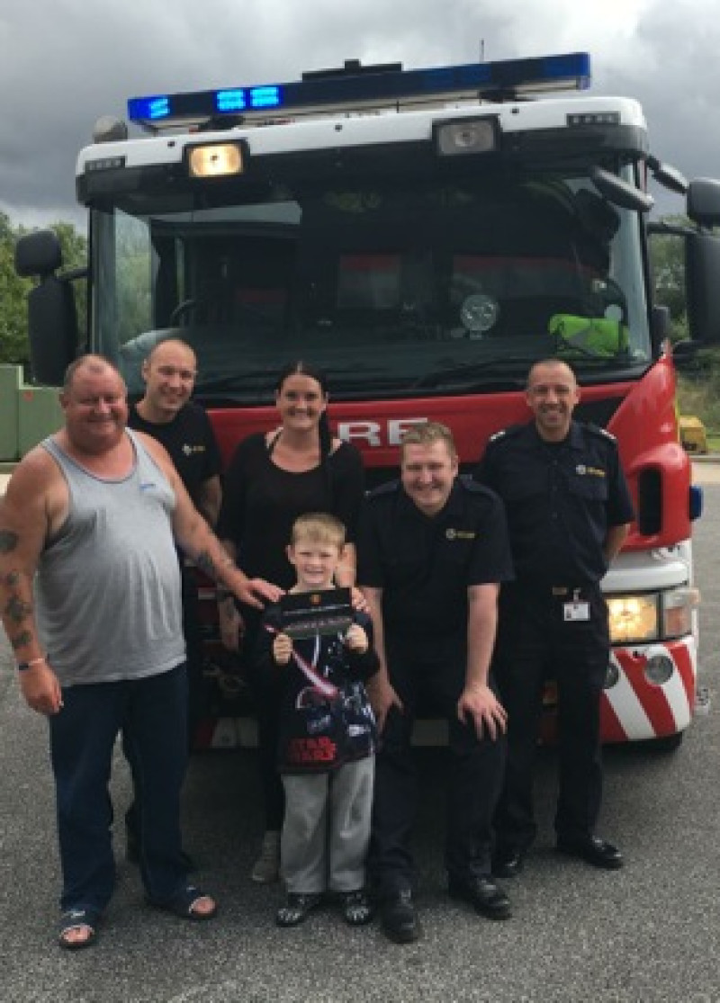 Main image for Young lad receives get well card from Man United heroes