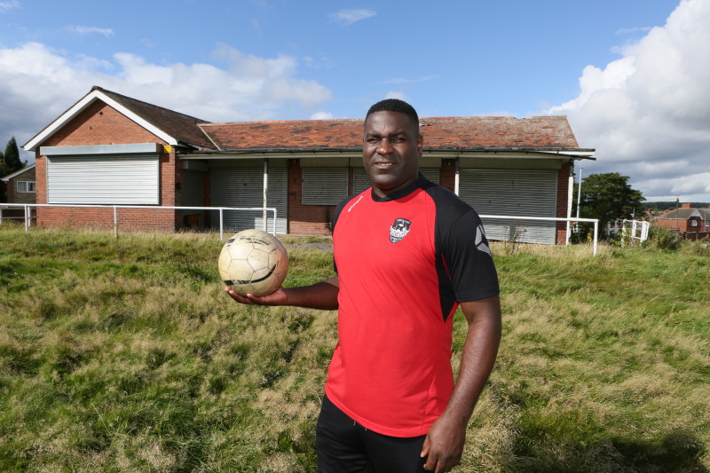 Main image for Reds legend Bruce brings sport back to Miners’ Welfare