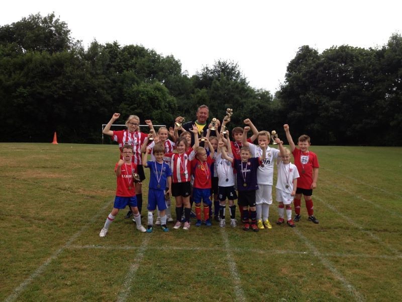 Main image for Stewart recognised after coaching young footballers for 23 seasons