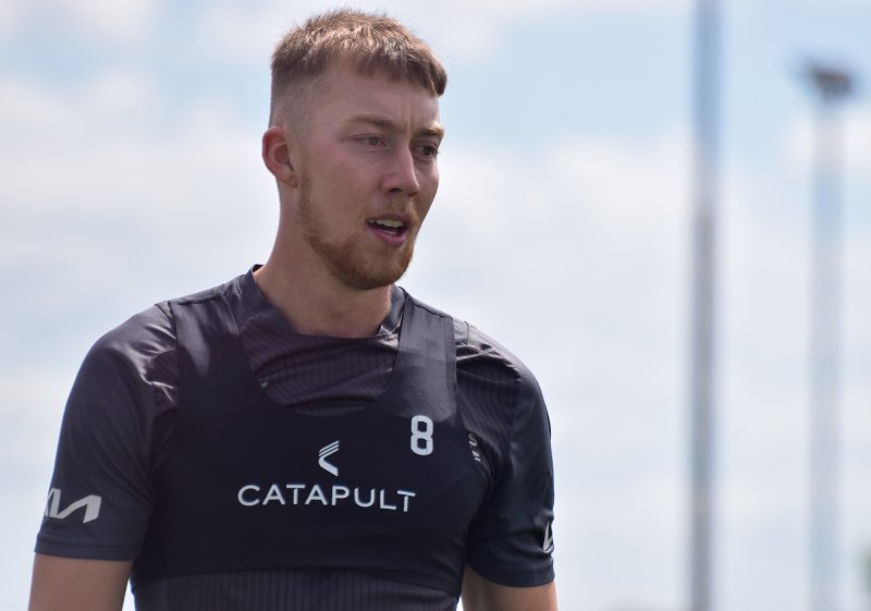 Main image for Reds vow not to underestimate Burton on return of Moon