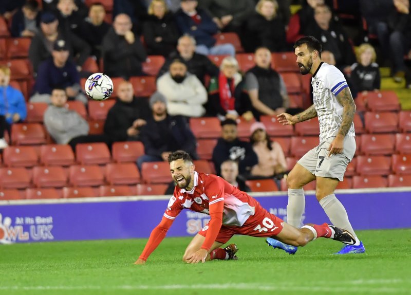 Main image for Frantic eight minutes hands game to Pompey