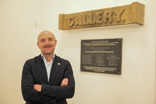 Crush victims remembered with plaque Image