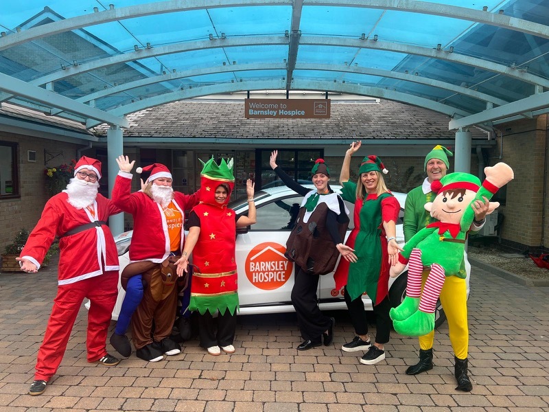 Main image for Record-breaking Elf Run prepares for return
