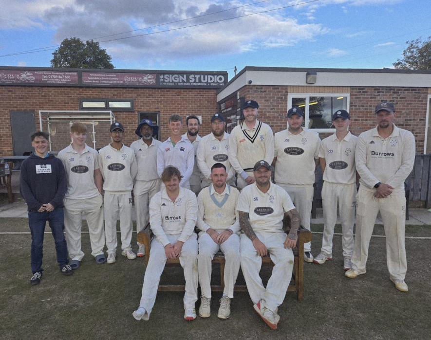 Main image for Honeyman and Holliday hundreds as Swaine secure title
