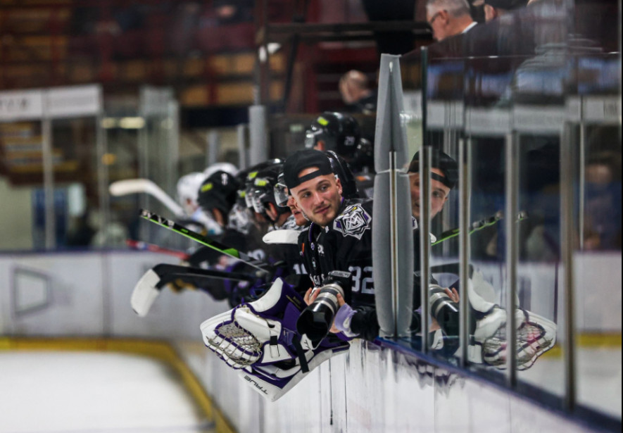 Main image for Ice hockey star set to start season