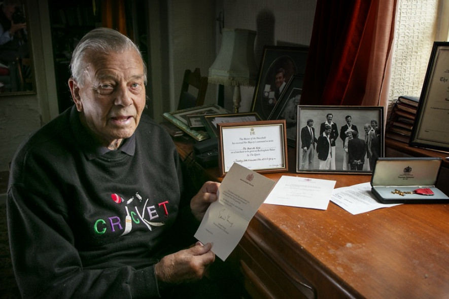 Main image for Club plans minute's applause for Dickie as tributes pour in