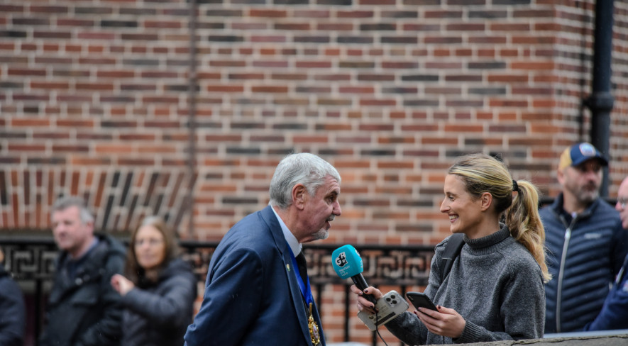 Image for Hundreds turn out to say goodbye to Dickie Bird