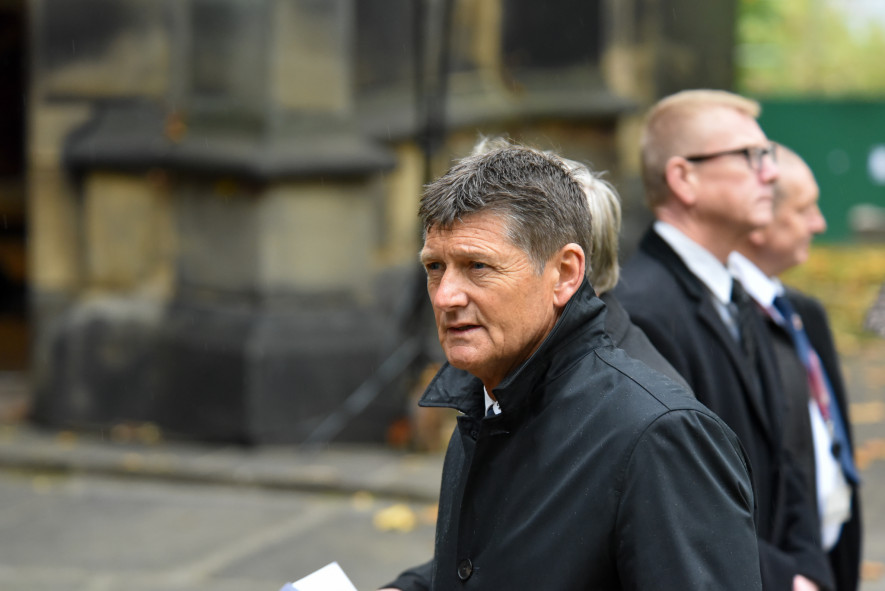Image for Hundreds turn out to say goodbye to Dickie Bird