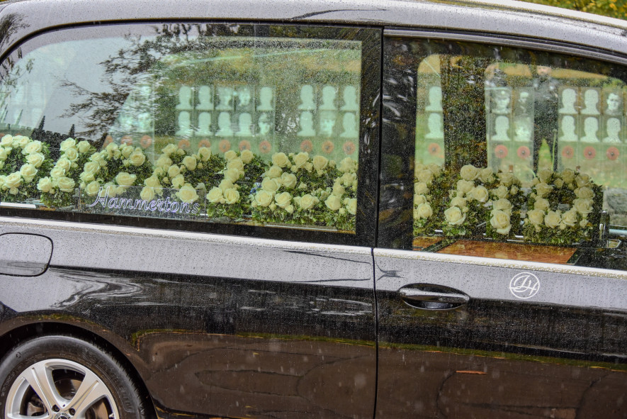Image for Hundreds turn out to say goodbye to Dickie Bird
