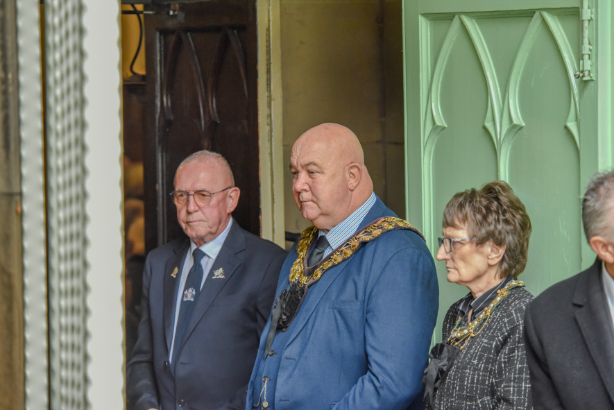 Image for Hundreds turn out to say goodbye to Dickie Bird