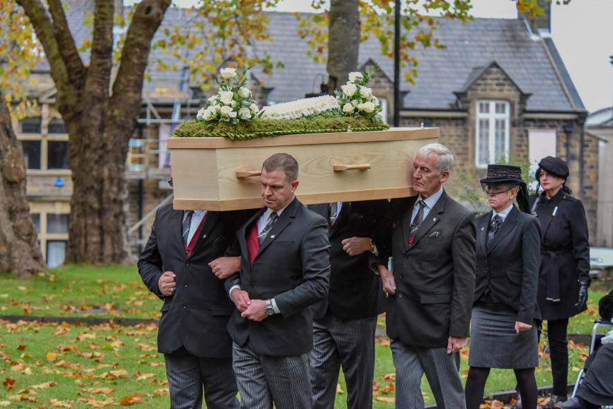 Image for Hundreds turn out to say goodbye to Dickie Bird