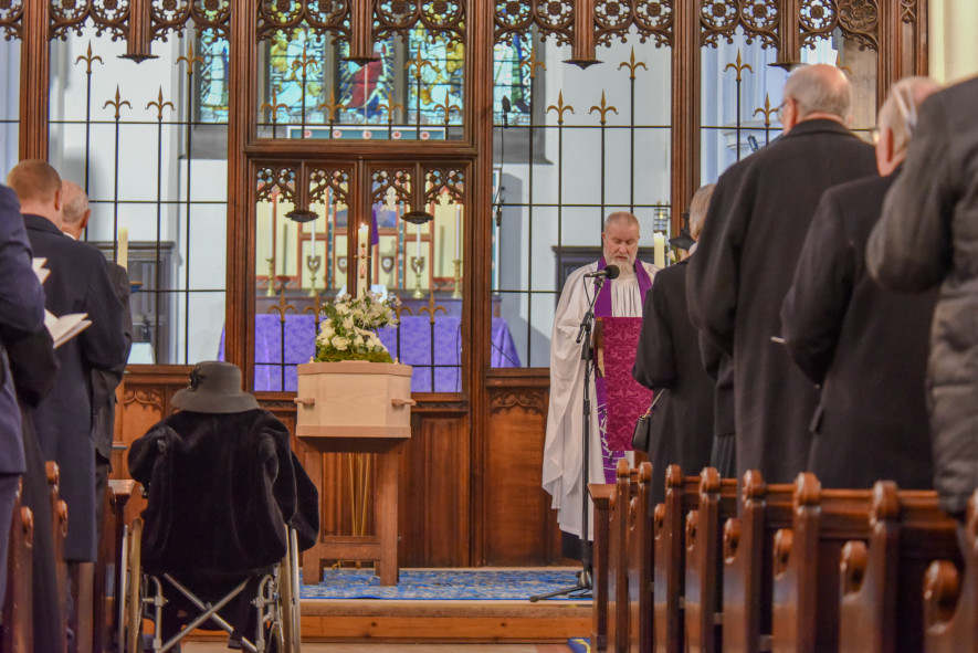 Image for Hundreds turn out to say goodbye to Dickie Bird