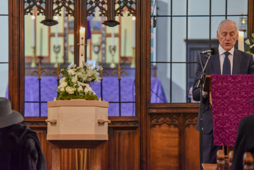 Image for Hundreds turn out to say goodbye to Dickie Bird
